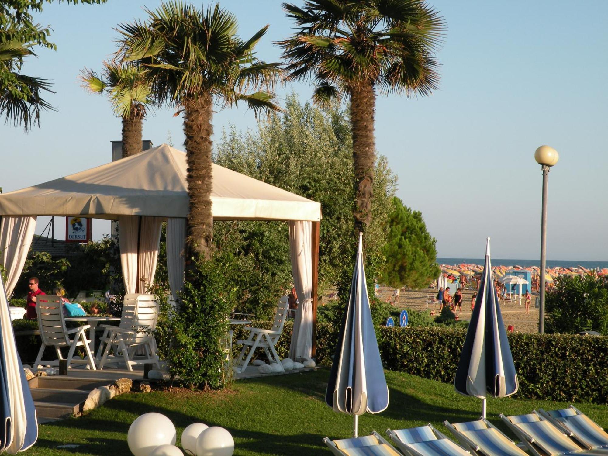 Majestic Beach Hotel & Wellness Bibione Kültér fotó