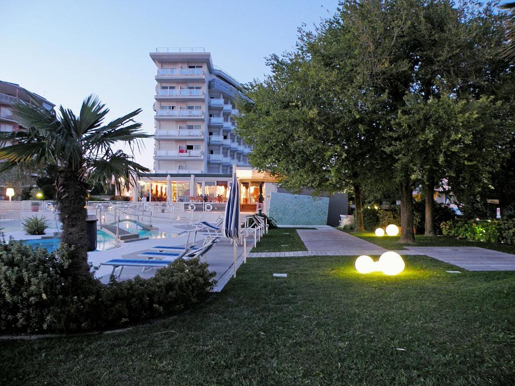 Majestic Beach Hotel & Wellness Bibione Kültér fotó