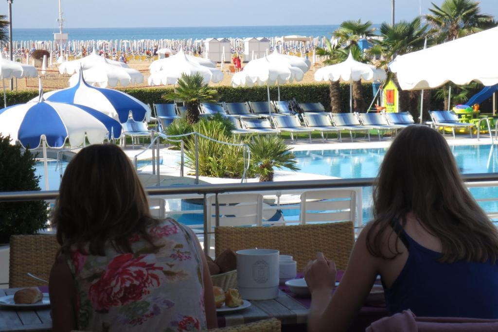 Majestic Beach Hotel & Wellness Bibione Kültér fotó
